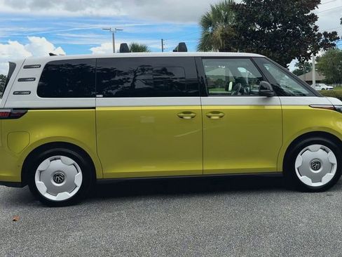 New 2025 Volkswagen ID. Buzz 1st Edition image 9