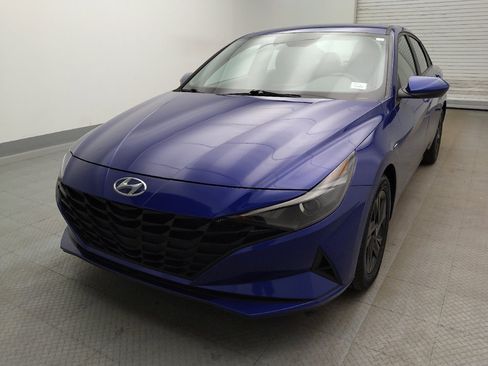 Used 2023 Hyundai Elantra SEL w/ Preferred Accessory Package FWD image 15
