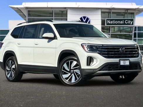 New 2026 Volkswagen Atlas SE FWD image 2