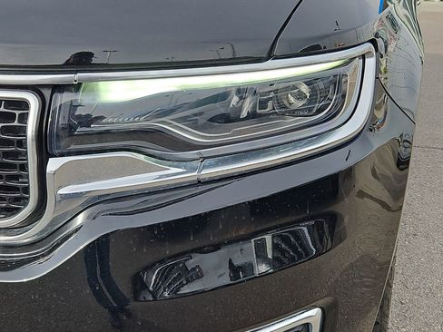 Used 2024 Jeep Wagoneer 4WD image 10