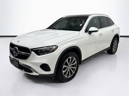 Used 2025 Mercedes-Benz GLC 300 4MATIC image 1