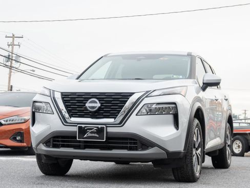 Used 2023 Nissan Rogue SV image 7