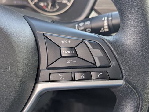 Used 2025 Nissan Altima 2.5 SV FWD image 18