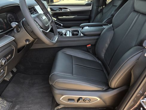 New 2026 Jeep Grand Wagoneer 4WD image 15