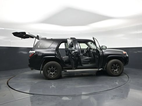 Used 2019 Toyota 4Runner SR5 RWD image 4