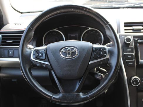 Used 2015 Toyota Camry SE FWD image 25