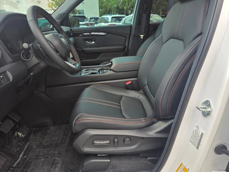 New 2026 Honda Pilot TrailSport image 8