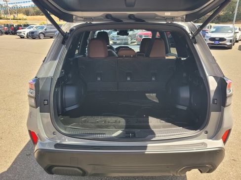 Used 2025 Subaru Forester Touring w/ Popular Package - Touring AWD/4WD image 8