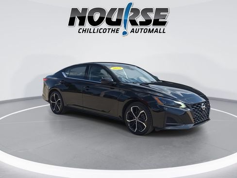 Used 2024 Nissan Altima 2.5 SR FWD image 2