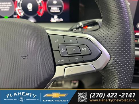 Used 2025 Volkswagen Tiguan SE R-Line AWD/4WD image 27
