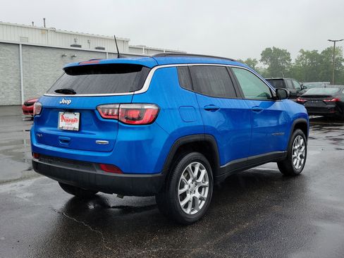Used 2022 Jeep Compass Latitude AWD/4WD image 4