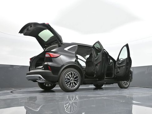 New 2025 Ford Escape SE image 50