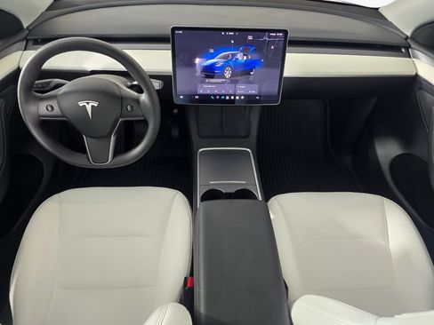 Used 2024 Tesla Model Y Long Range AWD/4WD image 13