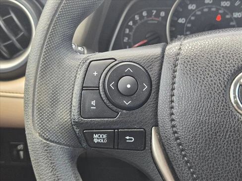 Used 2015 Toyota RAV4 XLE FWD image 16