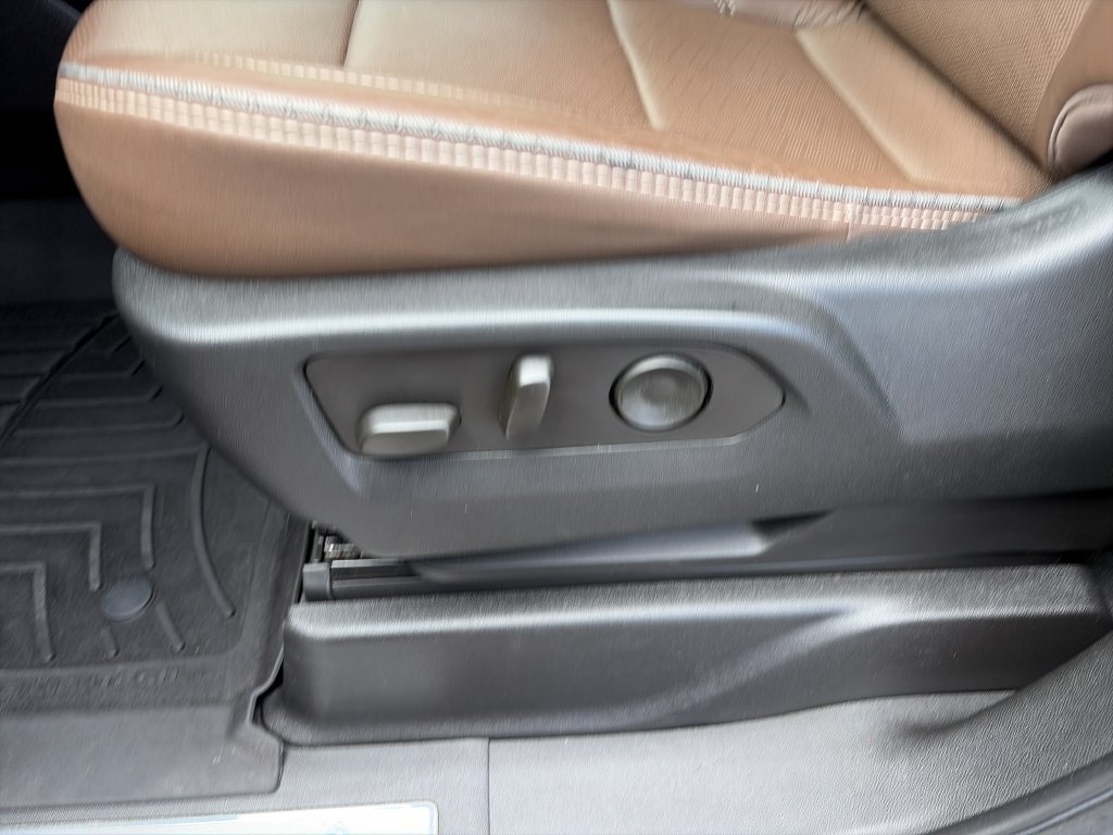 Used 2023 Chevrolet Tahoe High Country RWD image 13