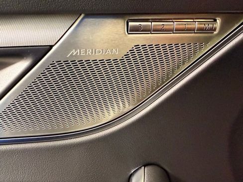 Used 2025 Jaguar F-PACE R-Dynamic S image 12