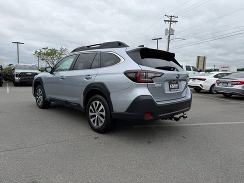 Used 2025 Subaru Outback Premium AWD/4WD image 5