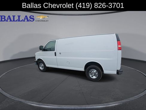 Used 2014 Chevrolet Express 2500 RWD image 7