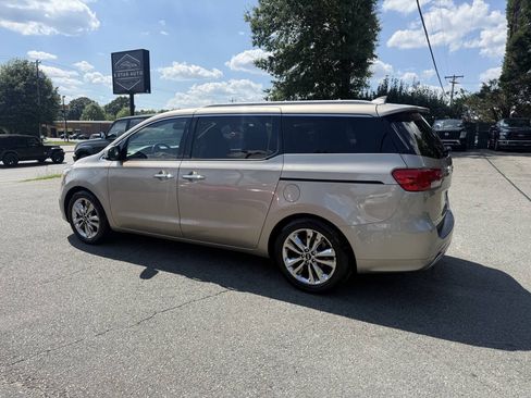 Used 2015 Kia Sedona SX Limited FWD image 7