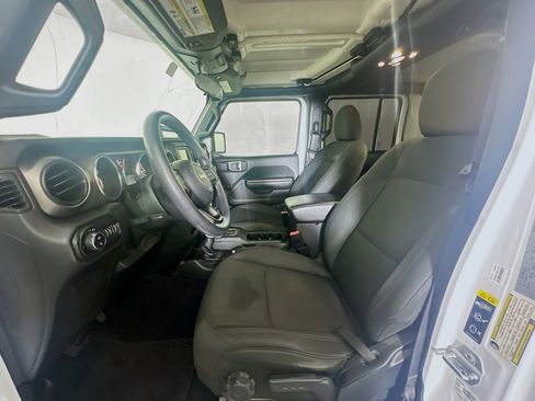 Used 2020 Jeep Gladiator Sport AWD/4WD image 13
