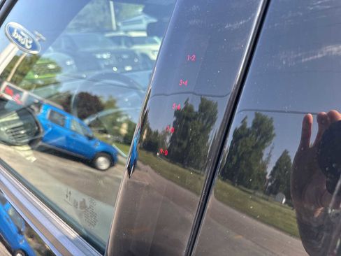 Used 2022 Ford Explorer Platinum w/ Equipment Group 601A image 22