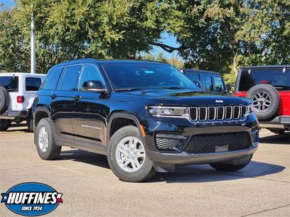New 2025 Jeep Grand Cherokee Laredo w/ MOPAR Finishing Package