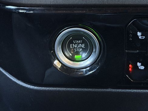 Used 2024 GMC Sierra 1500 Elevation image 12