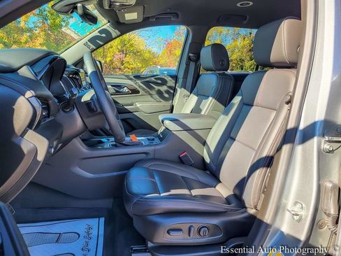 Used 2023 Chevrolet Traverse RS w/ LPO, Floor Liner Package AWD/4WD image 8