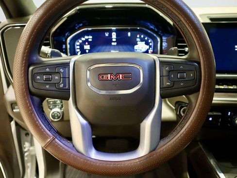 Used 2022 GMC Sierra 1500 SLT w/ SLT Premium Plus Package AWD/4WD image 27