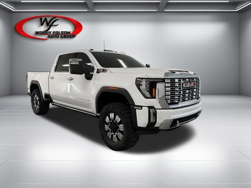 Used 2024 GMC Sierra 2500 Denali w/ Denali Reserve Package AWD/4WD image 3