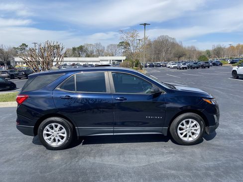 Used 2020 Chevrolet Equinox LS image 4