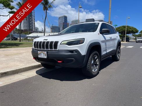 Used 2019 Jeep Cherokee Trailhawk AWD/4WD image 1