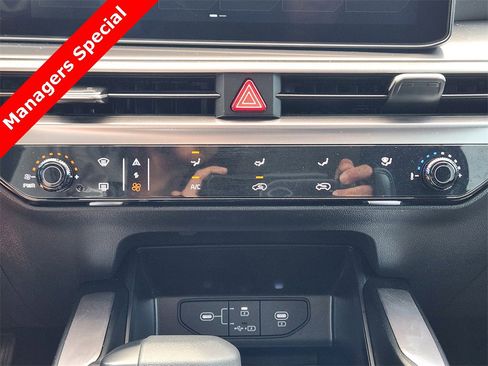 New 2025 Kia Sorento LX image 12