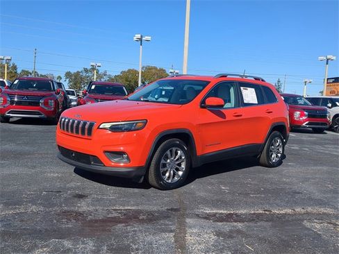Used 2021 Jeep Cherokee Latitude Lux w/ Comfort/Convenience Group image 2