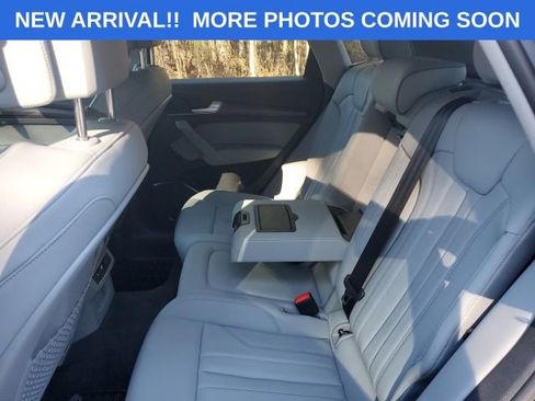 Used 2022 Audi Q5 e Premium image 11