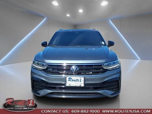 Used 2023 Volkswagen Tiguan SE R-Line FWD image 9
