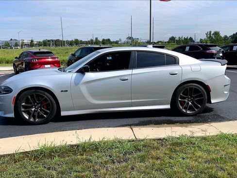 Used 2023 Dodge Charger R/T w/ Performance Handling Group RWD image 11