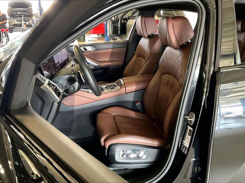 Used 2026 BMW X6 M60i image 8