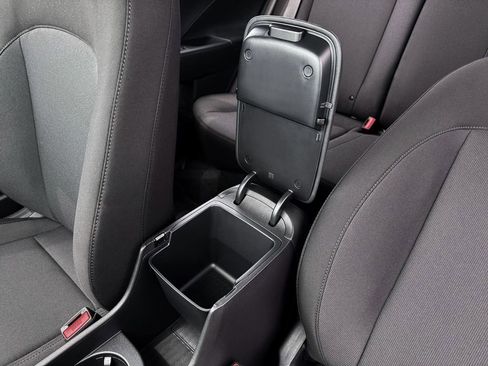 New 2026 Hyundai Kona SE image 19