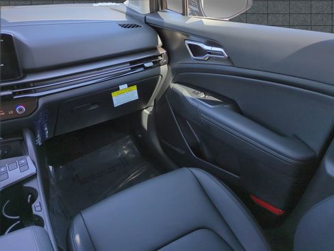 New 2026 Kia Sportage EX image 16