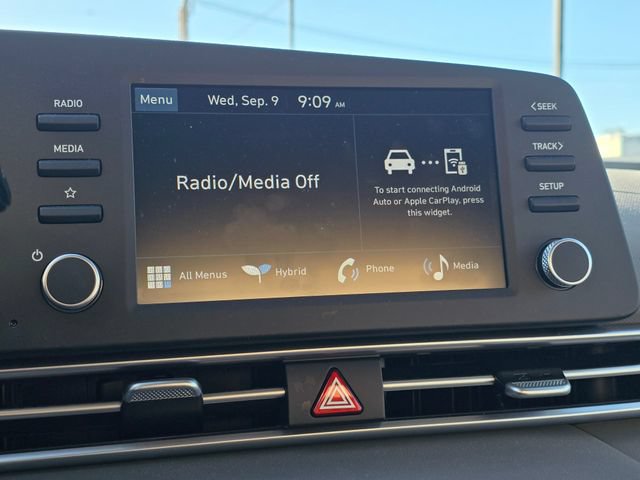 Certified 2025 Hyundai Elantra Hybrid FWD image 30