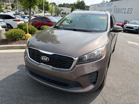 Used 2019 Kia Sorento FWD w/ LX Convenience Package image 4