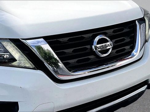 Used 2017 Nissan Pathfinder SV FWD image 32