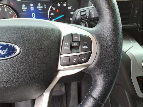Used 2021 Ford Explorer XLT w/ Equipment Group 202A AWD/4WD image 20