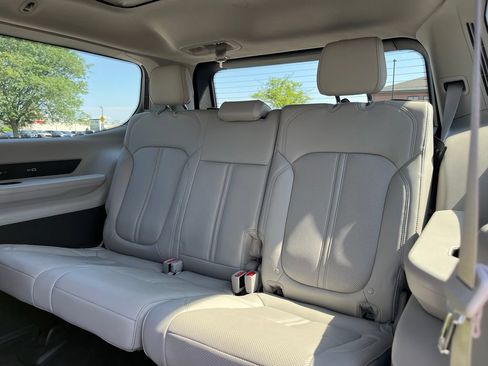 Used 2022 Jeep Wagoneer Series III w/ Premium Group I AWD/4WD image 26