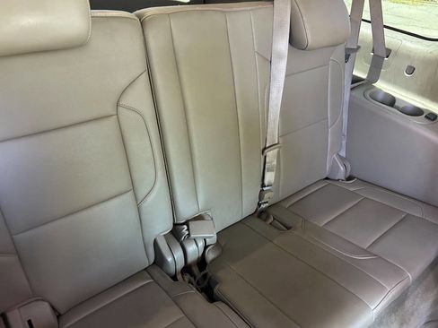 Used 2016 Chevrolet Suburban LTZ RWD image 15