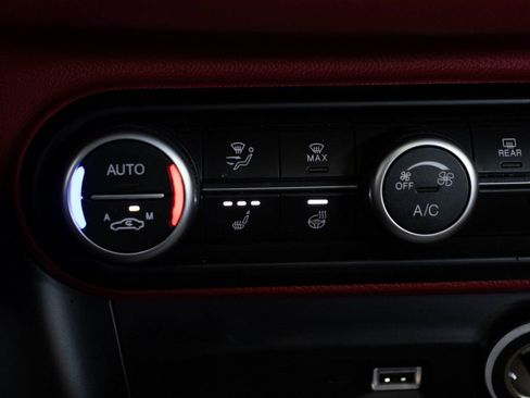 Used 2021 Alfa Romeo Stelvio Ti w/ Nero Edizione image 32