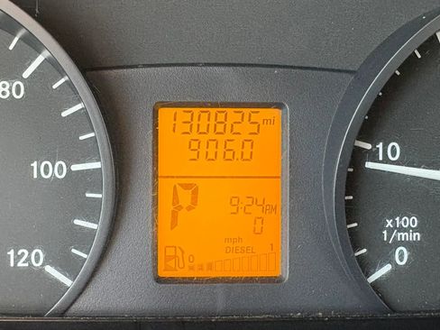 Used 2018 Mercedes-Benz Sprinter 2500 image 19