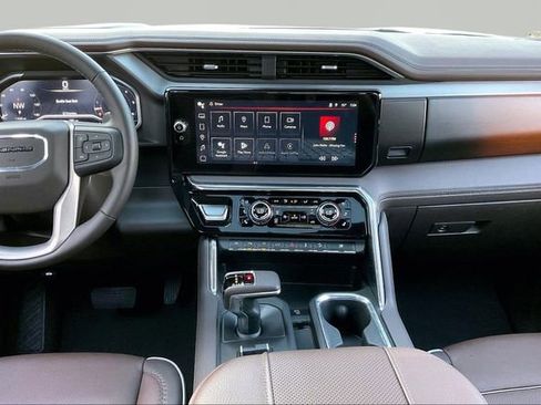 Used 2024 GMC Sierra 1500 Denali w/ Denali Reserve Package image 9