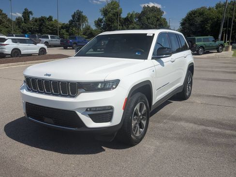 Used 2024 Jeep Grand Cherokee Limited 4xe AWD/4WD image 7